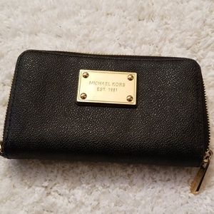 Michael Kors wristlet